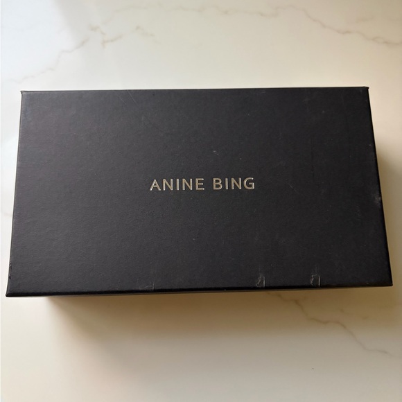 NWOT Anine Bing Beige Sunglasses with Black Case - Picture 5 of 7
